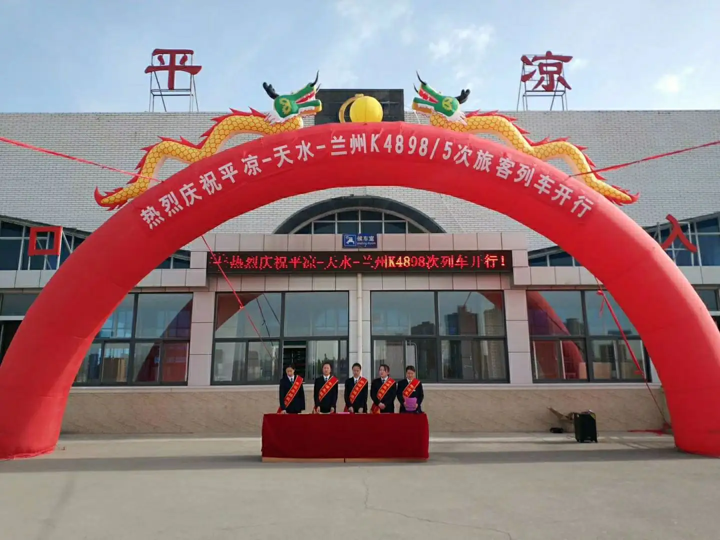 湖州到平?jīng)鑫锪鲗＞€-湖州至平?jīng)鲐涍\公司